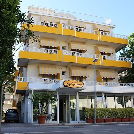 Hotel Massimo Riccione Luaran gambar