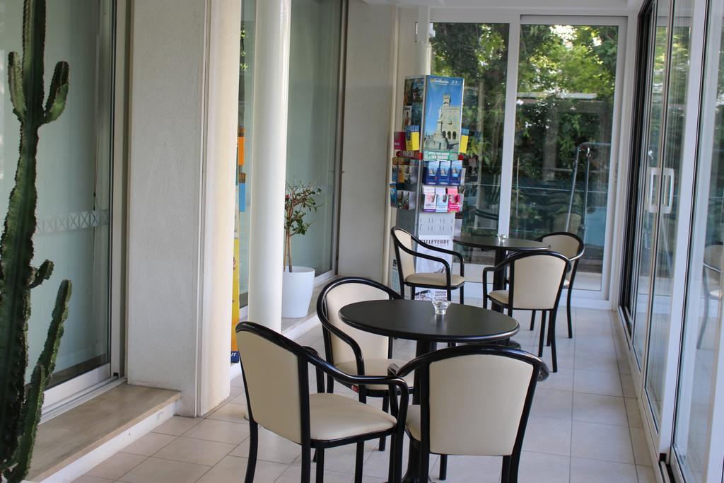 Hotel Massimo Riccione Luaran gambar
