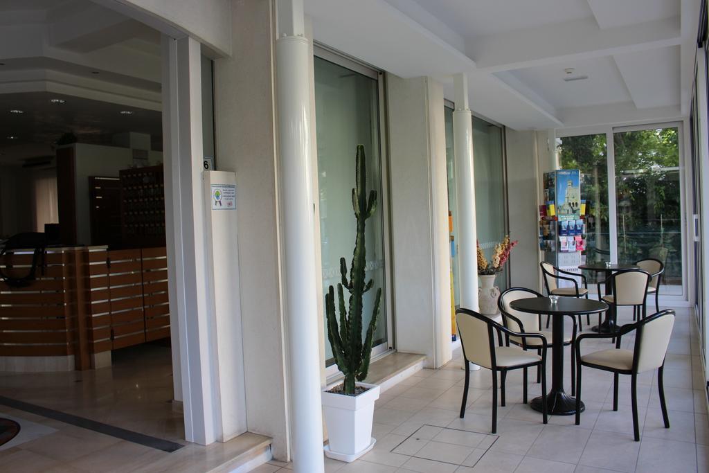 Hotel Massimo Riccione Luaran gambar
