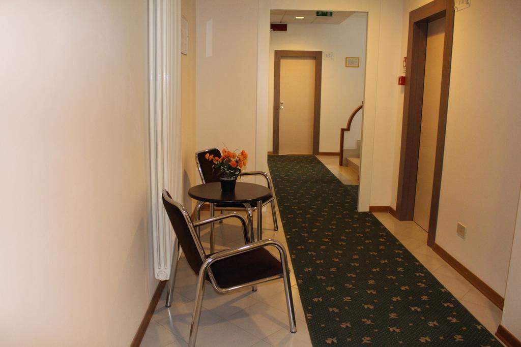 Hotel Massimo Riccione Luaran gambar