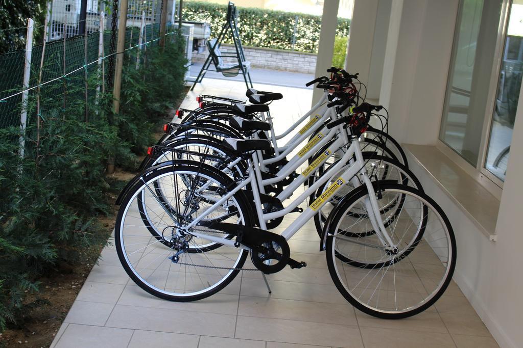 Hotel Massimo Riccione Luaran gambar