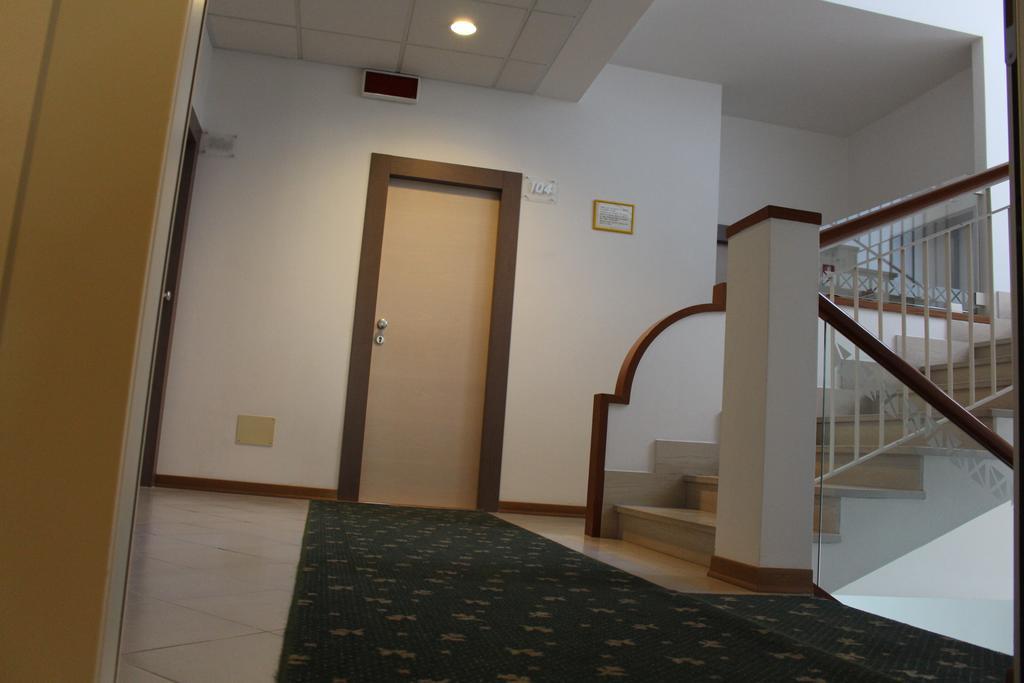 Hotel Massimo Riccione Luaran gambar