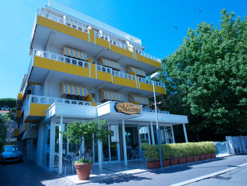 Hotel Massimo Riccione Luaran gambar